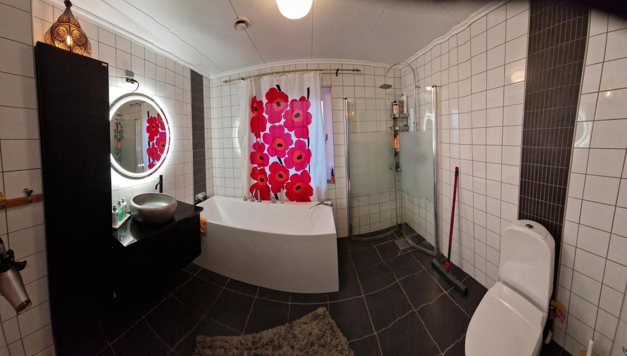 Lila Rummet - Rum Naera Bad Och Centrum, 1 Tr Upp - Saengklaeder & Handdukar Ingar Färjestaden Exteriör bild